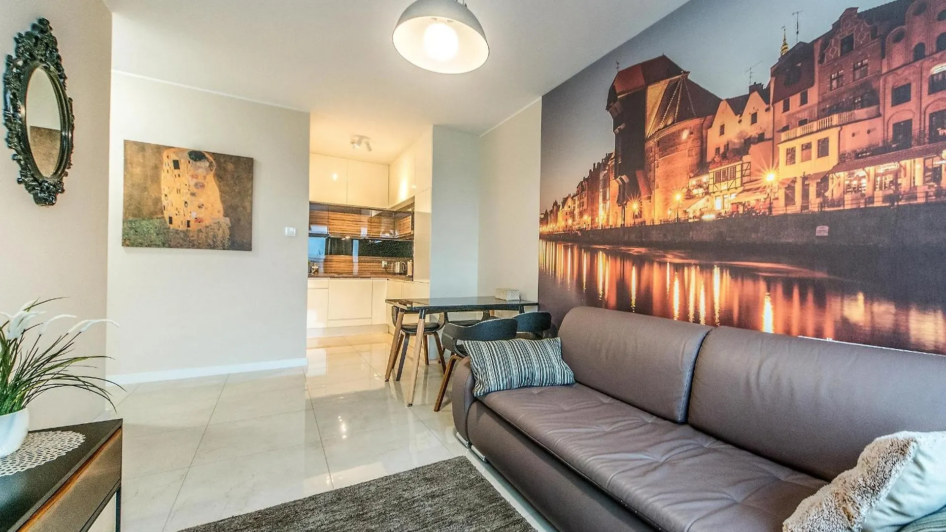 City Center Apartments Spa & Wellness 그단스크